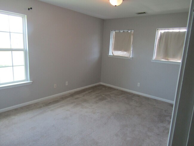 Building Photo - 42 Pinto Trail