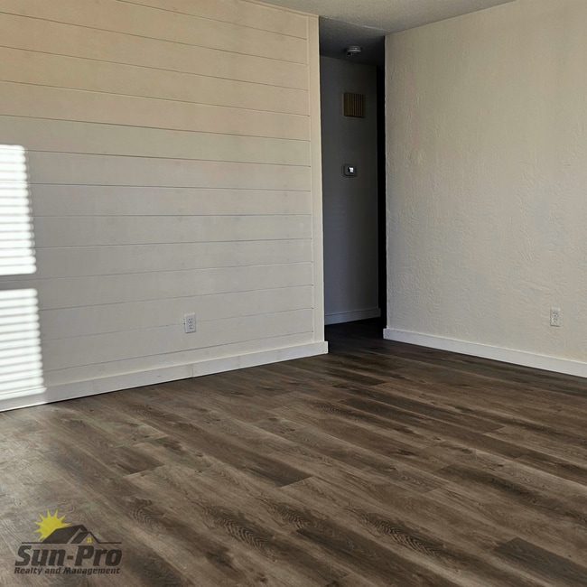 Building Photo - 5813 Spruce Creek Rd