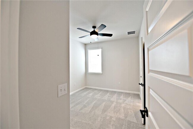 Building Photo - 13602 Defiance Pass