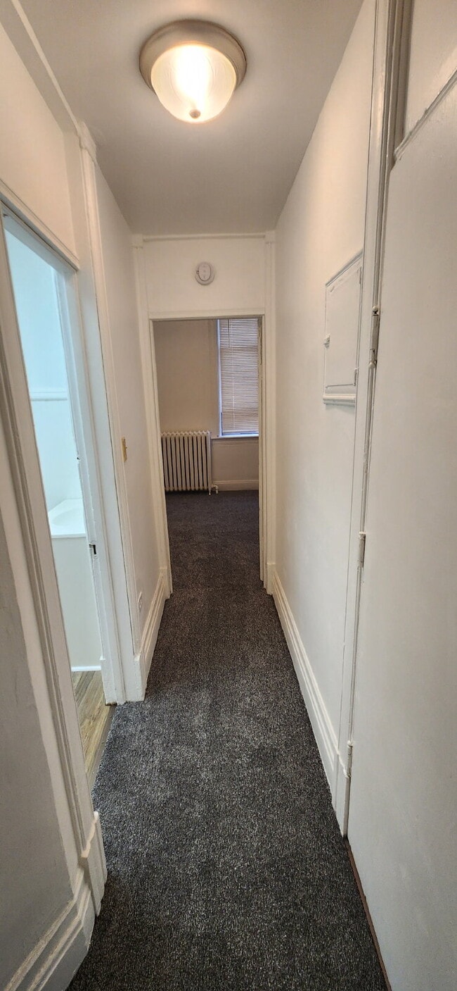 Building Photo - 119 E 3rd St