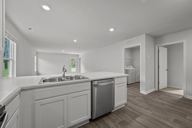 Building Photo - 2098 Course Ln