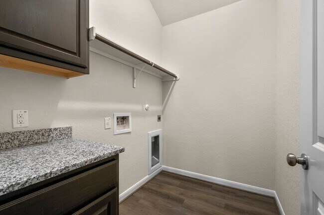 Building Photo - Mason Valley