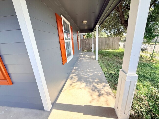 Building Photo - 5303 Lelia St