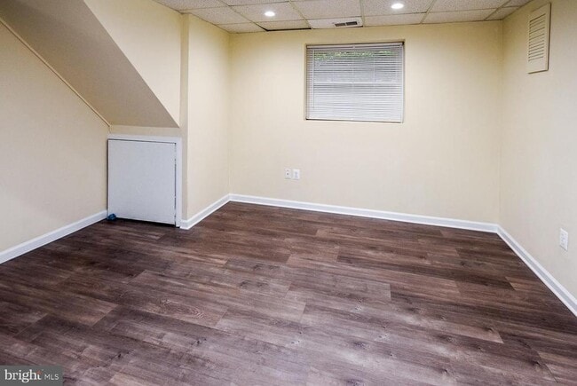 Building Photo - 6584 Madrigal Terrace