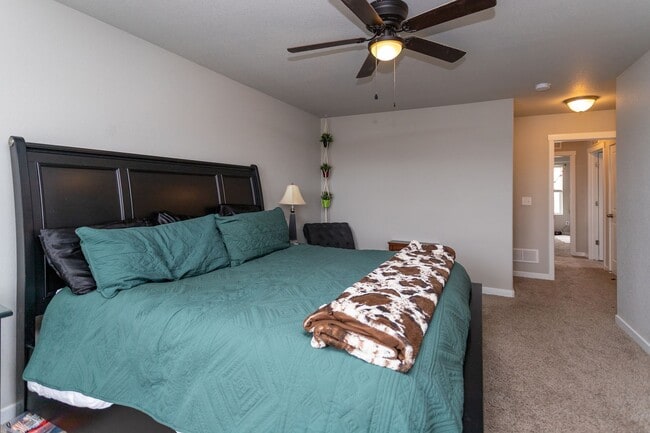 Building Photo - Exquisite 2-Story Home: Luxury Living in Tranquil Cul-de-Sac Setting!!