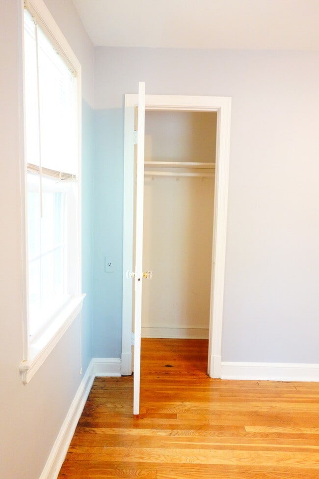 Building Photo - 8409 Greenwood Ave