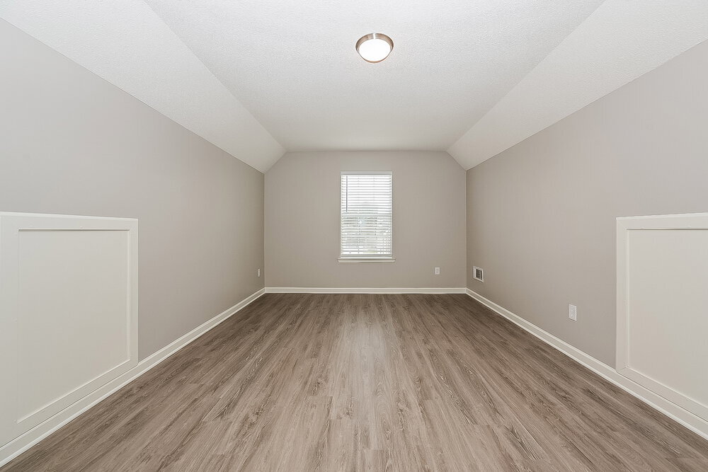 Building Photo - 3057 Dogwood Ave