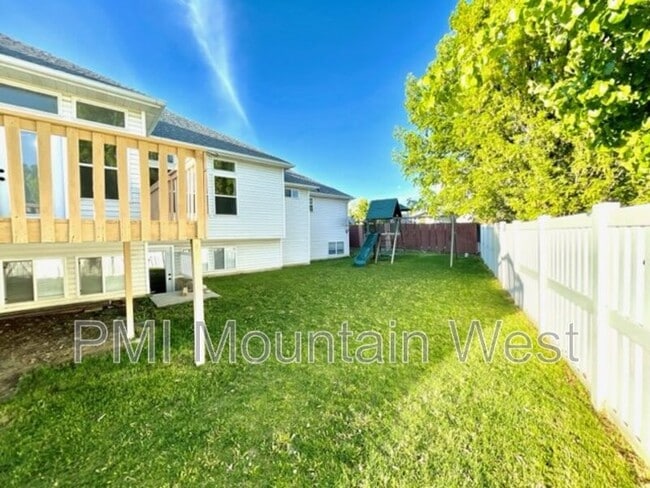 Building Photo - 2815 W 1375 N