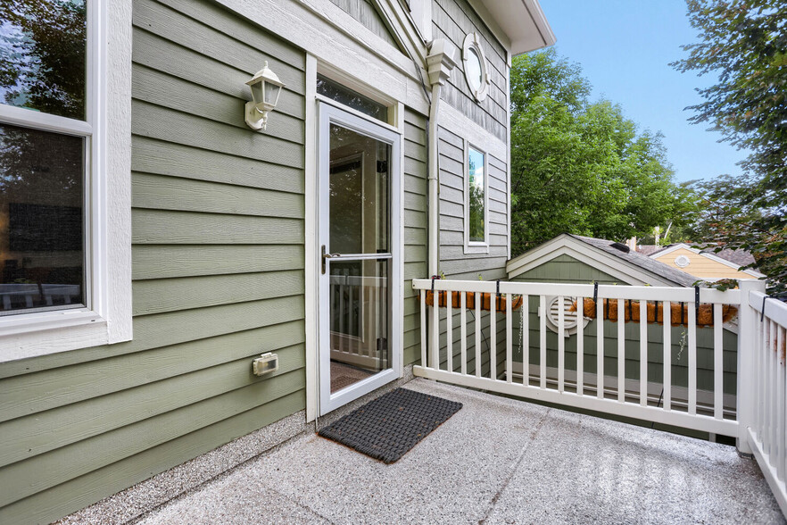 Building Photo - 635 Gooseberry Dr