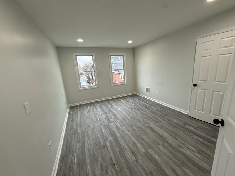 Building Photo - 731 S 10th St