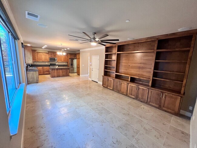 Building Photo - Stunning 3 Bedroom, 2.5 Bath Single Family Home, Gated Community, Beautiful Inside & Out!