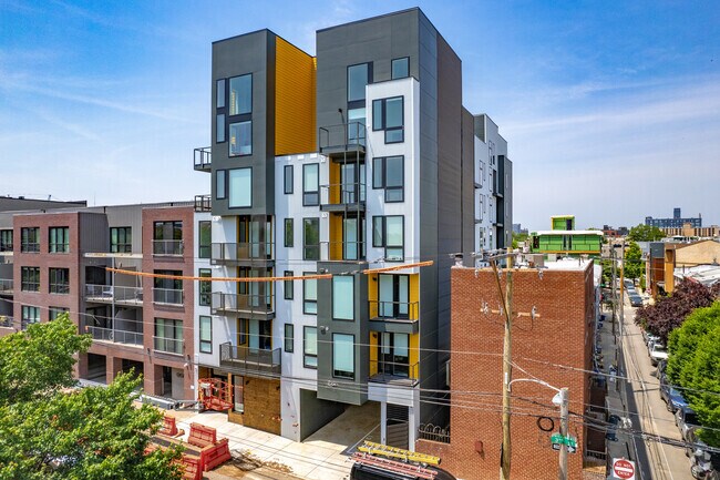Building Photo - Nova on the Park