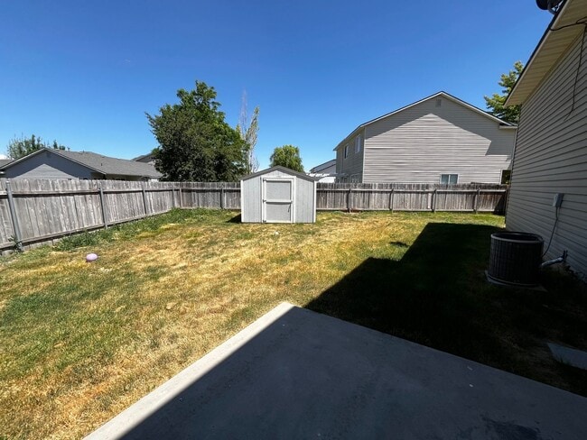Building Photo - 4 Bedroom Home with Bonus Room Potential & RV Parking!