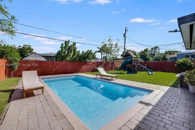 Building Photo - 7549 Buccaneer Ave