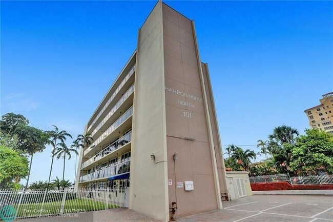 Building Photo - 101 N Birch Rd