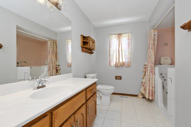 Building Photo - 7745 Woodstock Dr