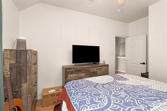 Building Photo - 7215 Wedgewood Dr