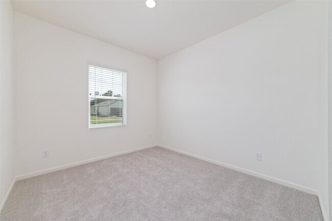 Building Photo - 31030 Gayle Prairie Oaks St