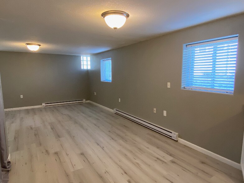 Building Photo - 116 E Stuart St