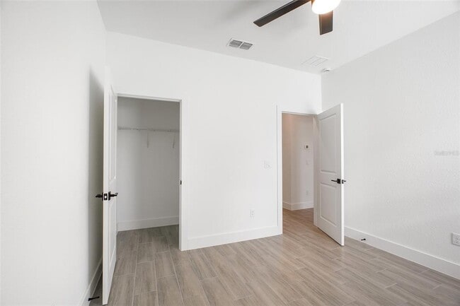 Building Photo - 24489 SW Kingsway Cir