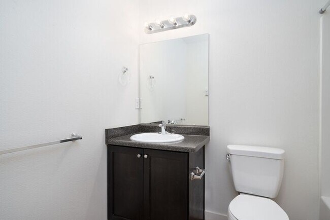 Building Photo - Brand New Apartments Central Park Rose! $800 off 1st month rent!!