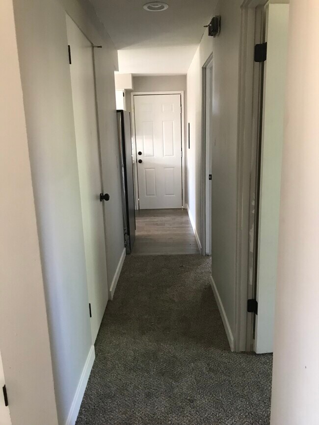 Building Photo - 1615 4th St