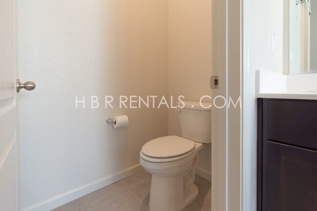 Building Photo - Modern & Spacious SINGLE STORY 4-Bedroom Home in Manteca – Fresh Updates & Comfortable Living
