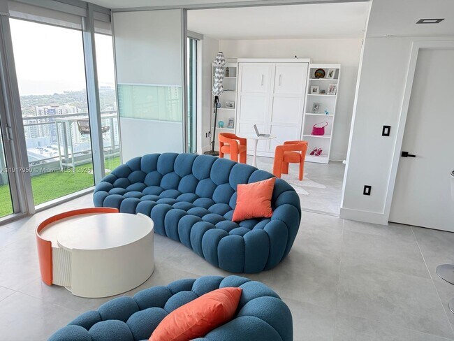 Building Photo - 92 SW 3rd St