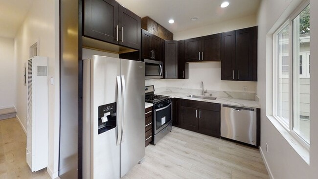 Building Photo - 4BD/2BA on Mary Lane!