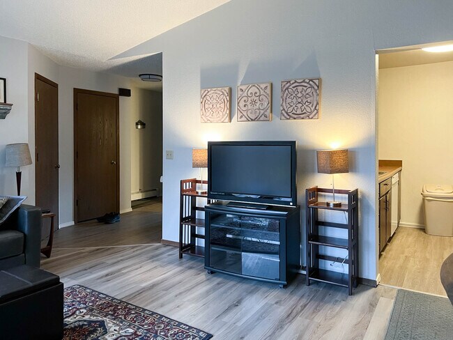 Building Photo - 4764 Mills Dr