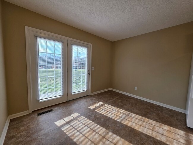 Building Photo - 1609 Bourland Ln
