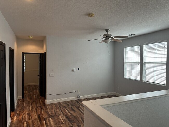 Building Photo - 3904 Purple Finch Ln