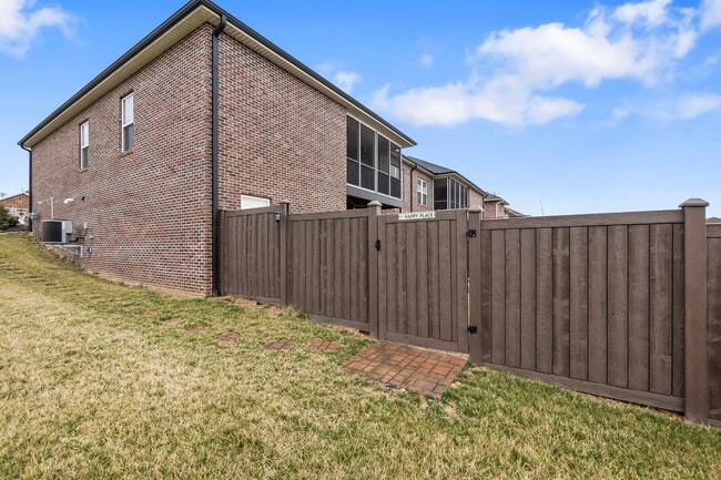 Building Photo - 145 Summerfield Way