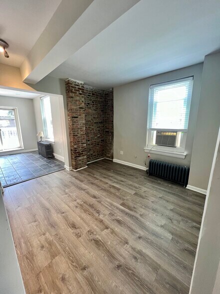 Building Photo - 801 Biddle St