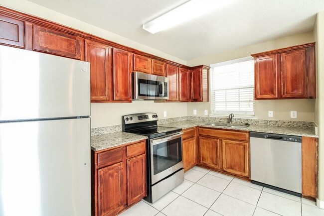 Building Photo - 4935 N Cancun Dr