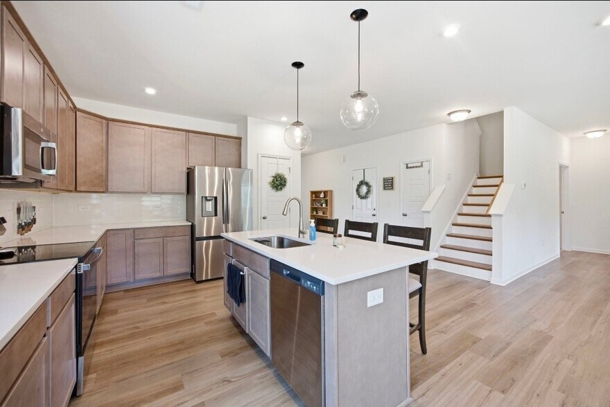 Building Photo - 315 Enfield Dr