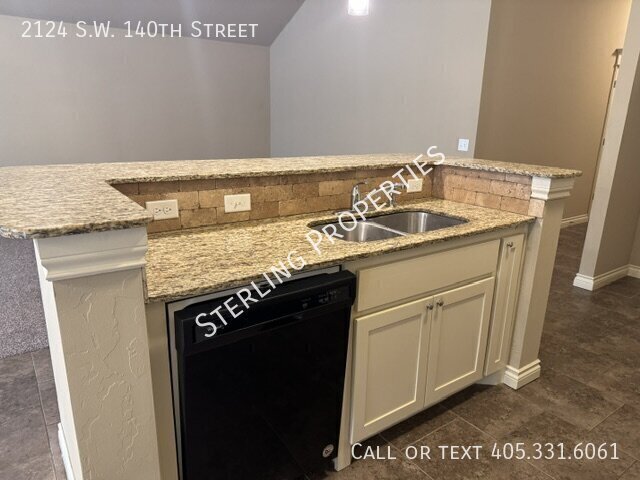 Building Photo - 2124 SW 140th St