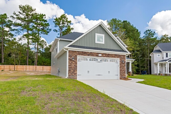 Building Photo - 587 Foothills St