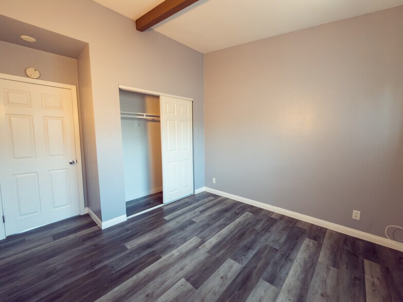 Building Photo - 6628-6630 Selfland Ave