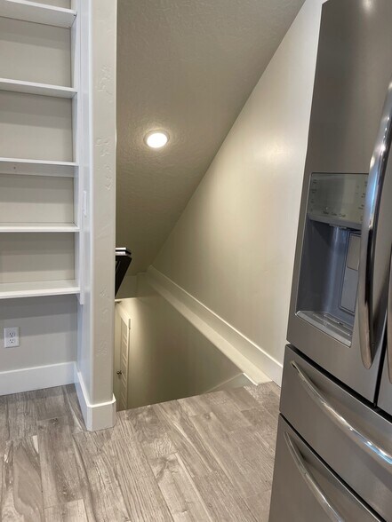 Stairway to Basement - 951 W Shadow Brook Ln