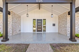 Building Photo - 12315 Barryknoll Ln