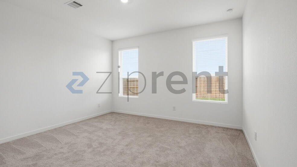 Building Photo - Unit