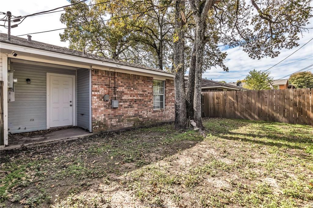 Building Photo - 1904 Sbisa Way
