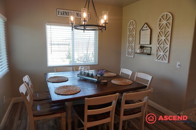 Building Photo - Immaculate Home in Wasco!