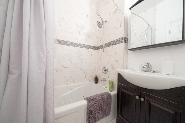 Building Photo - 245 W 113th St