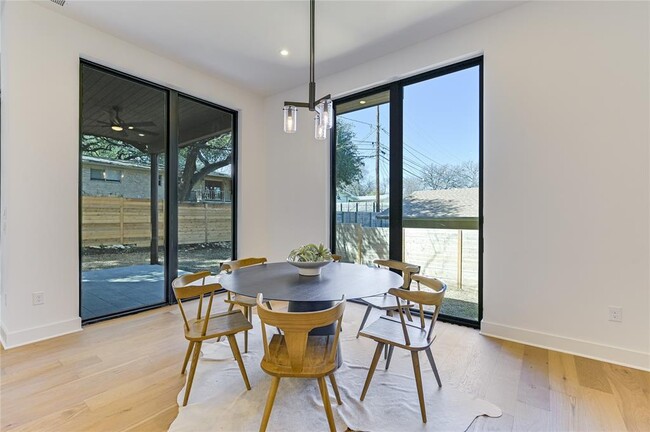 Building Photo - 2401 Trailside Dr