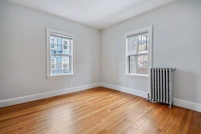 Building Photo - 53 Maple Ave
