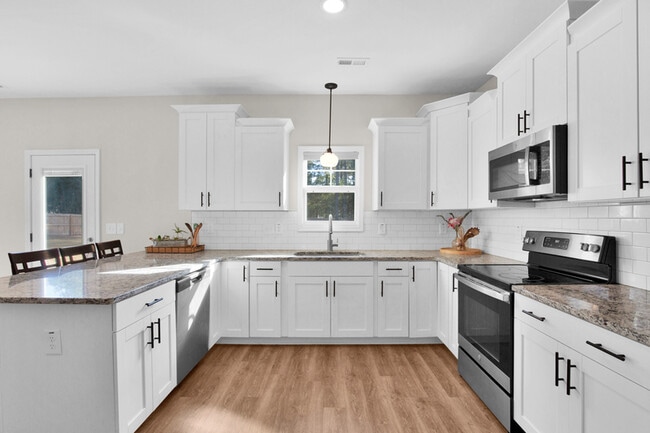 Building Photo - 245 Lonesome Glory Dr