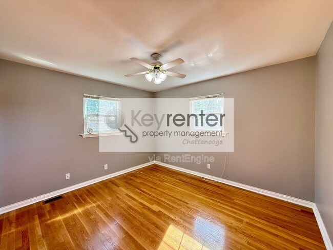 Building Photo - 1322 Koblan Dr