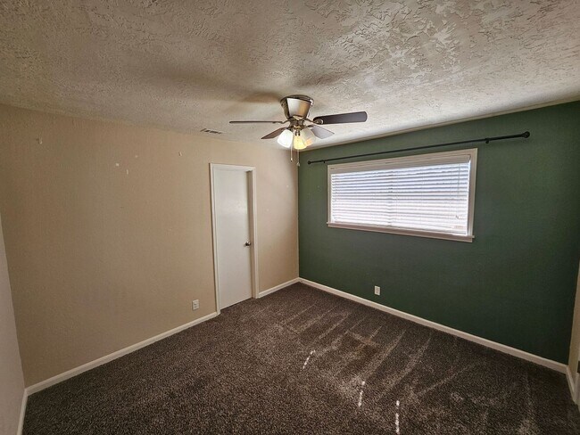 Building Photo - 914 S Tenth Street